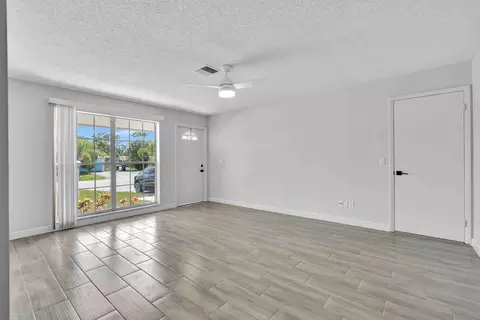 4368 SE Hamilton Ln, Stuart, FL 34997 photo 6