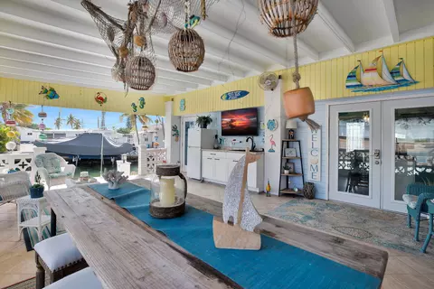 779 26th St, Marathon, FL 33050 photo 2
