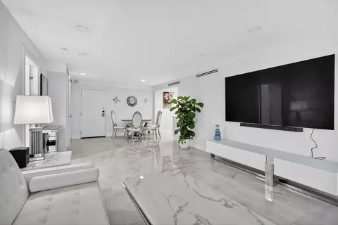 5225 Collins Ave #1408, Miami Beach, FL 33140