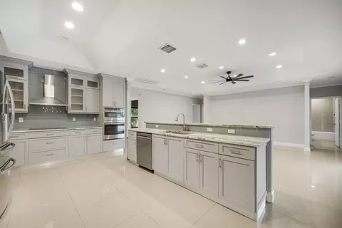 1465 SW Edinburgh Dr, Port Saint Lucie, FL 34953