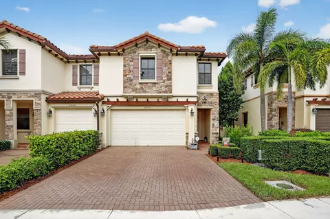 6951 Broadland Way, Coconut Creek, FL 33073