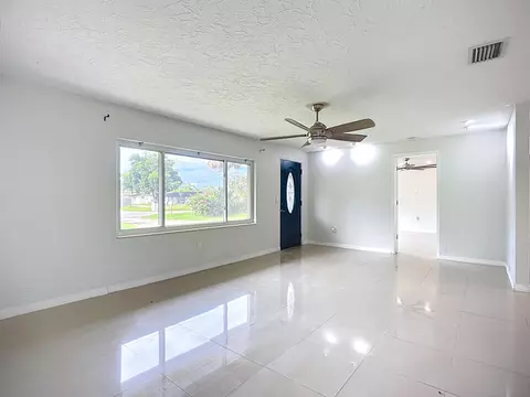 2411 55th Ave W, Bradenton, FL 34207 photo 9