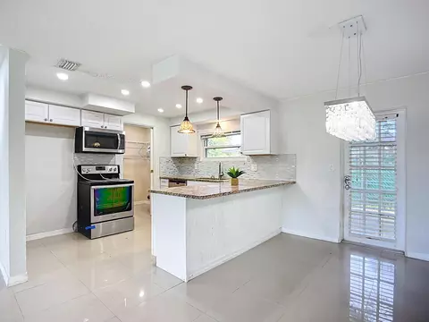 2411 55th Ave W, Bradenton, FL 34207 photo 11