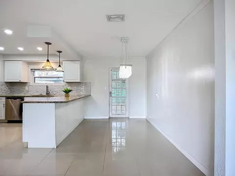 2411 55th Ave W, Bradenton, FL 34207 photo 10