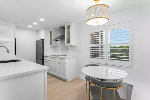 689 NE 6th Ct #4050, Boynton Beach, FL 33435