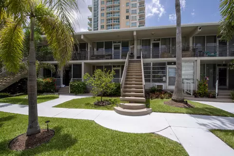 901 N Birch Rd #D10, Fort Lauderdale, FL 33304