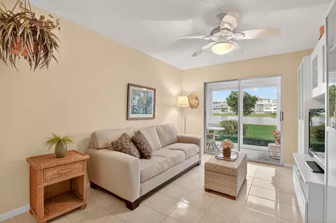 1049 Wolverton C, Boca Raton, FL 33434 photo 4