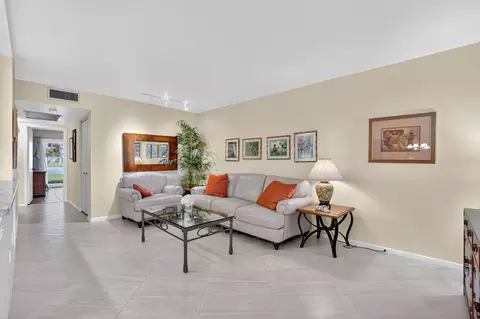 1049 Wolverton C, Boca Raton, FL 33434 photo 2
