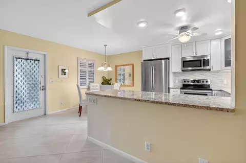 1049 Wolverton C, Boca Raton, FL 33434 photo 8