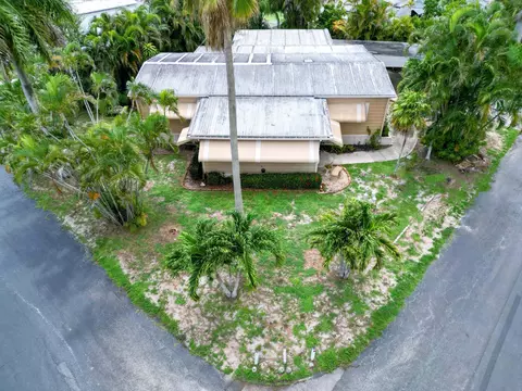 8903 Oak St, Boynton Beach, FL 33436 photo 2