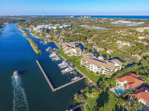 311 Oak Harbour Dr, Juno Beach, FL 33408