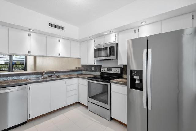 3716 Whitehall Dr #103, West Palm Beach, FL 33401
