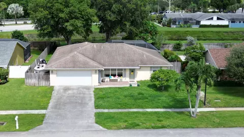 5041 Woodstone Cir N, Lake Worth, FL 33463