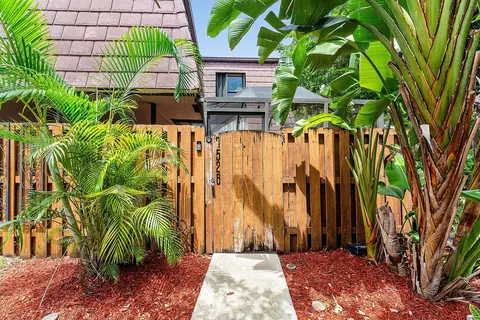 7526 Courtyard Run E, Boca Raton, FL 33433 photo 1