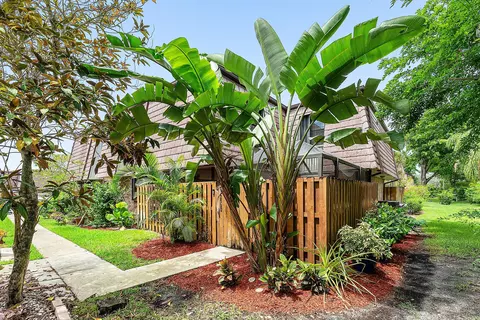 7526 Courtyard Run E, Boca Raton, FL 33433 photo 8