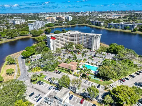 2940 N Course Dr #811, Pompano Beach, FL 33069