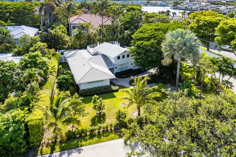 6130 Ridge Ln, Ocean Ridge, FL 33435