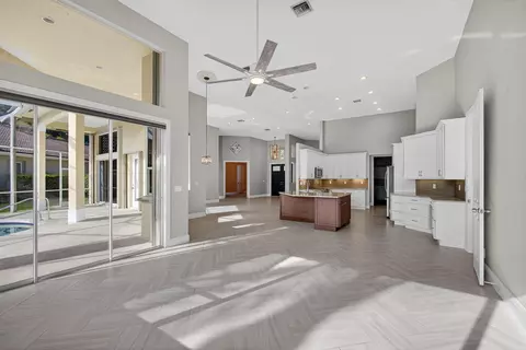 111 N River Dr W, Jupiter, FL 33458 photo 6