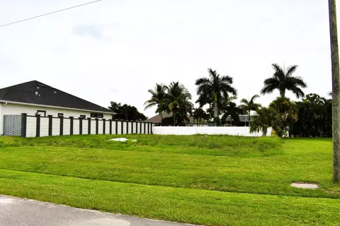 2565 SW Salzedo Ave, Port St Lucie, FL 34987