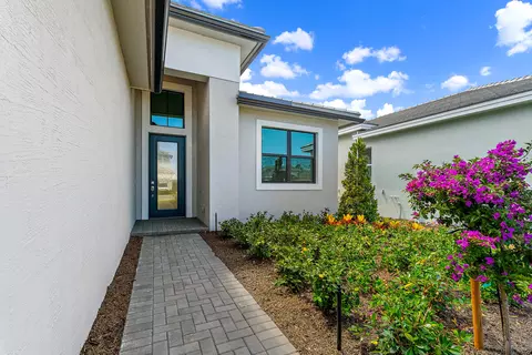 7050 SE Haven Ln, Stuart, FL 34997 photo 2