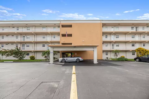 230 NE 26th Ave #206, Boynton Beach, FL 33435