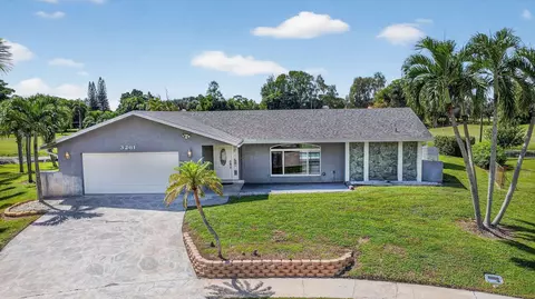 3261 Hoylake Rd, Lake Worth, FL 33467