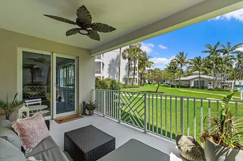 411 Bay Colony Dr N #&  32, Juno Beach, FL 33408