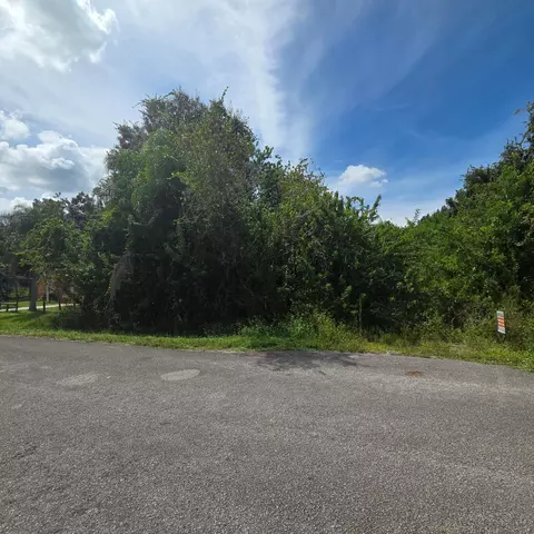 3819 NW 21st Ave, Okeechobee, FL 34972 photo 4