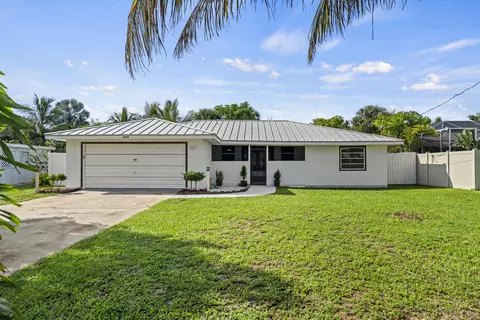1915 Eucalyptus Ave, Fort Pierce, FL 34949