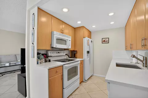 3067 Exeter D, Boca Raton, FL 33434 photo 2