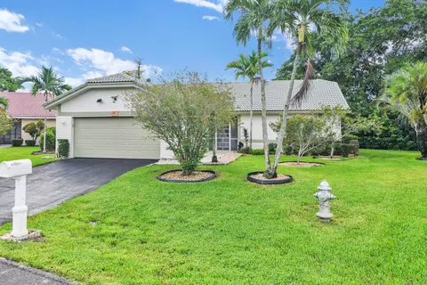 7962 Cloverfield Cir, Boca Raton, FL 33433