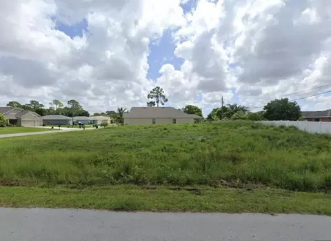 4001 SW Haycroft St, Port St Lucie, FL 34953