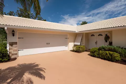 2811 SE Fairway W, Stuart, FL 34997 photo 3