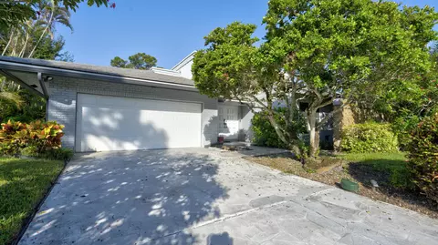 634 W Lakewoode Cir, Delray Beach, FL 33445