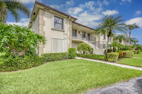 1102 Pinecrest Cir #A, Jupiter, FL 33458 photo 2
