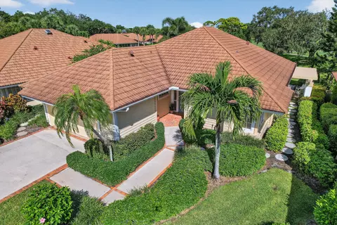 7036 SE Winged Foot Dr, Stuart, FL 34997 photo 2