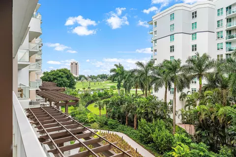 220 SE Mizner Blvd #411, Boca Raton, FL 33432