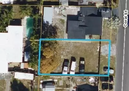 7937 Coral St, Lake Worth, FL 33462
