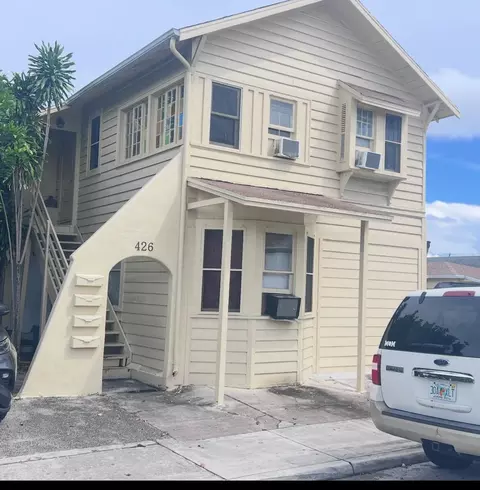 426 N E St, FL 33460