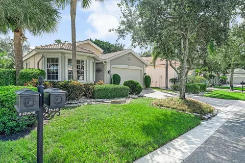 7932 Seagrape Shores Dr, Lake Worth, FL 33467