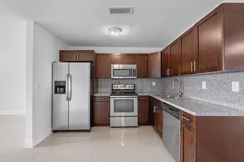 3671 NE 13th Ave, Pompano Beach, FL 33064 photo 6