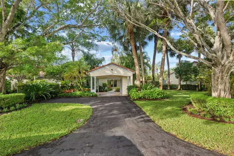 2425 Vista Del Prado Dr, Wellington, FL 33414