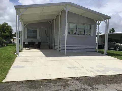 32 Flamenco Way, Port Saint Lucie, FL 34952