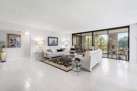 7572 Regency Lake Dr #401, Boca Raton, FL 33433