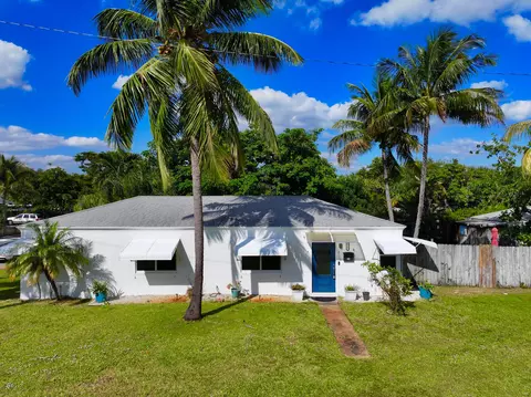 416 11th Ave, FL 33460