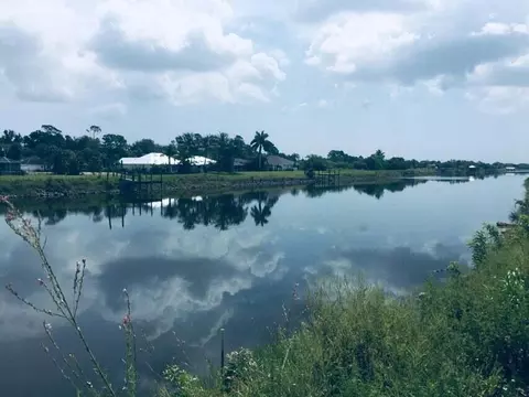 1561 SW Abingdon Ave, Port St Lucie, FL 34953