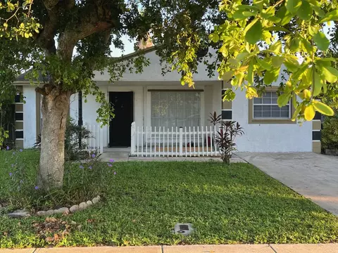 10705 Aquarius Ln, Royal Palm Beach, FL 33411