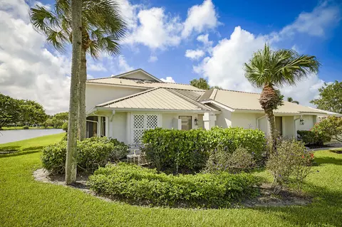 5611 SE Foxcross Pl #5611, Stuart, FL 34997