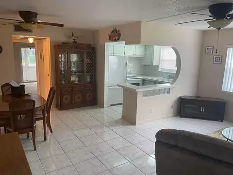 424 Chatham U, West Palm Beach, FL 33417