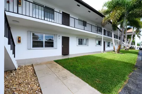 3075 Gardens East Dr #14, Palm Beach Gardens, FL 33410